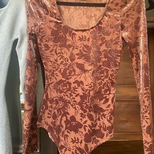Elegant Floral Velvet Bodysuit - Rust